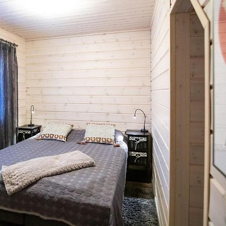 Ettomies II Guest House Akaslompolo Bagian luar foto