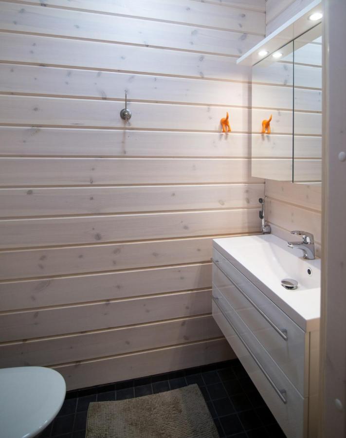 Ettomies II Guest House Akaslompolo Bagian luar foto