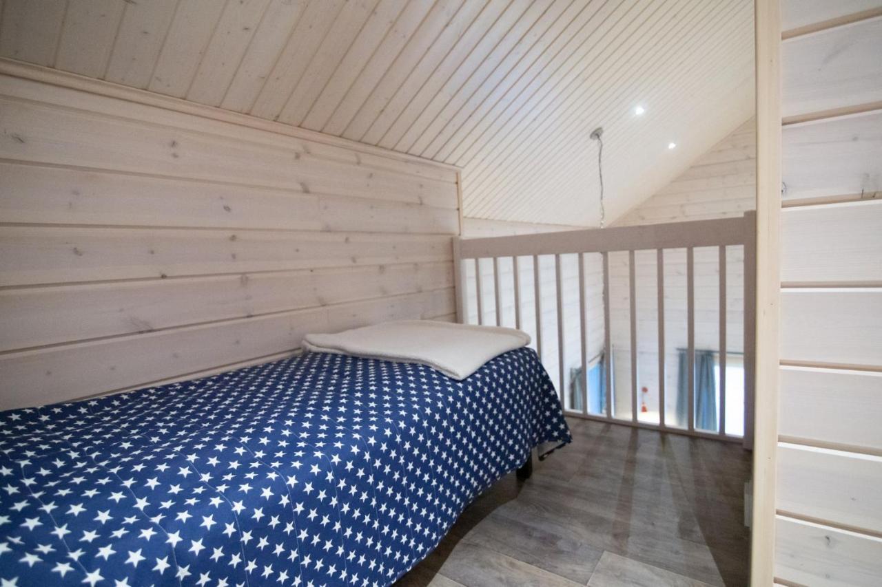 Ettomies II Guest House Akaslompolo Bagian luar foto