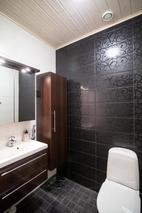 Ettomies II Guest House Akaslompolo Bagian luar foto
